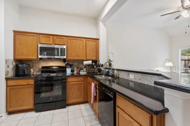 $265,000 | 127 East Greenhill Terrace Place, The Woodlands, TX 77382