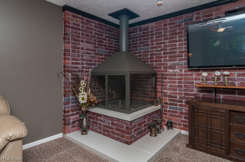 12193 Windcliff Road Strongsville, OH 44136 - Photo 4 of 25 Gallery Image 4