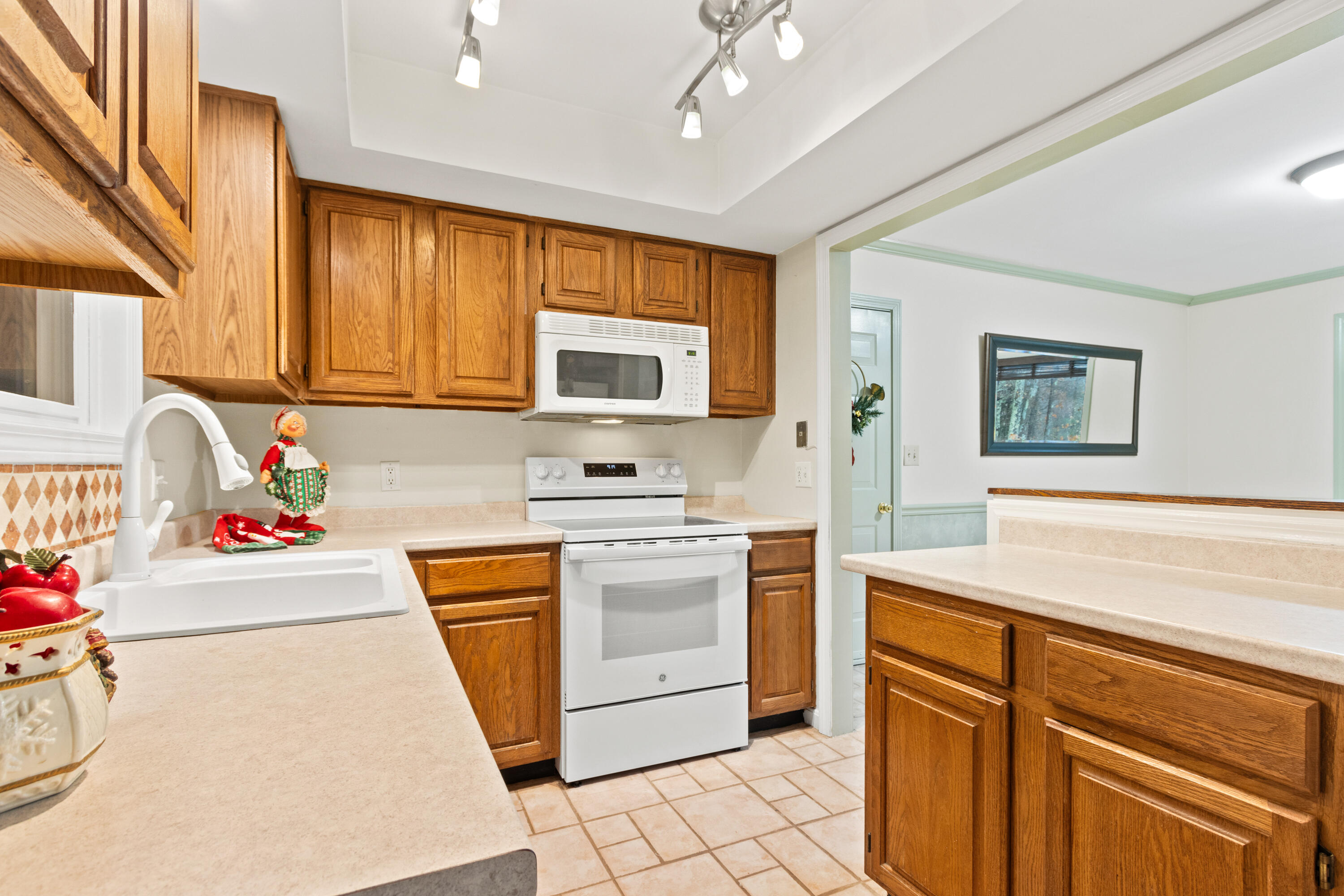 29 Old Orchard Road, Unit 10 Saco, ME 04072 - Photo 14 of 49 20251110TR-71014