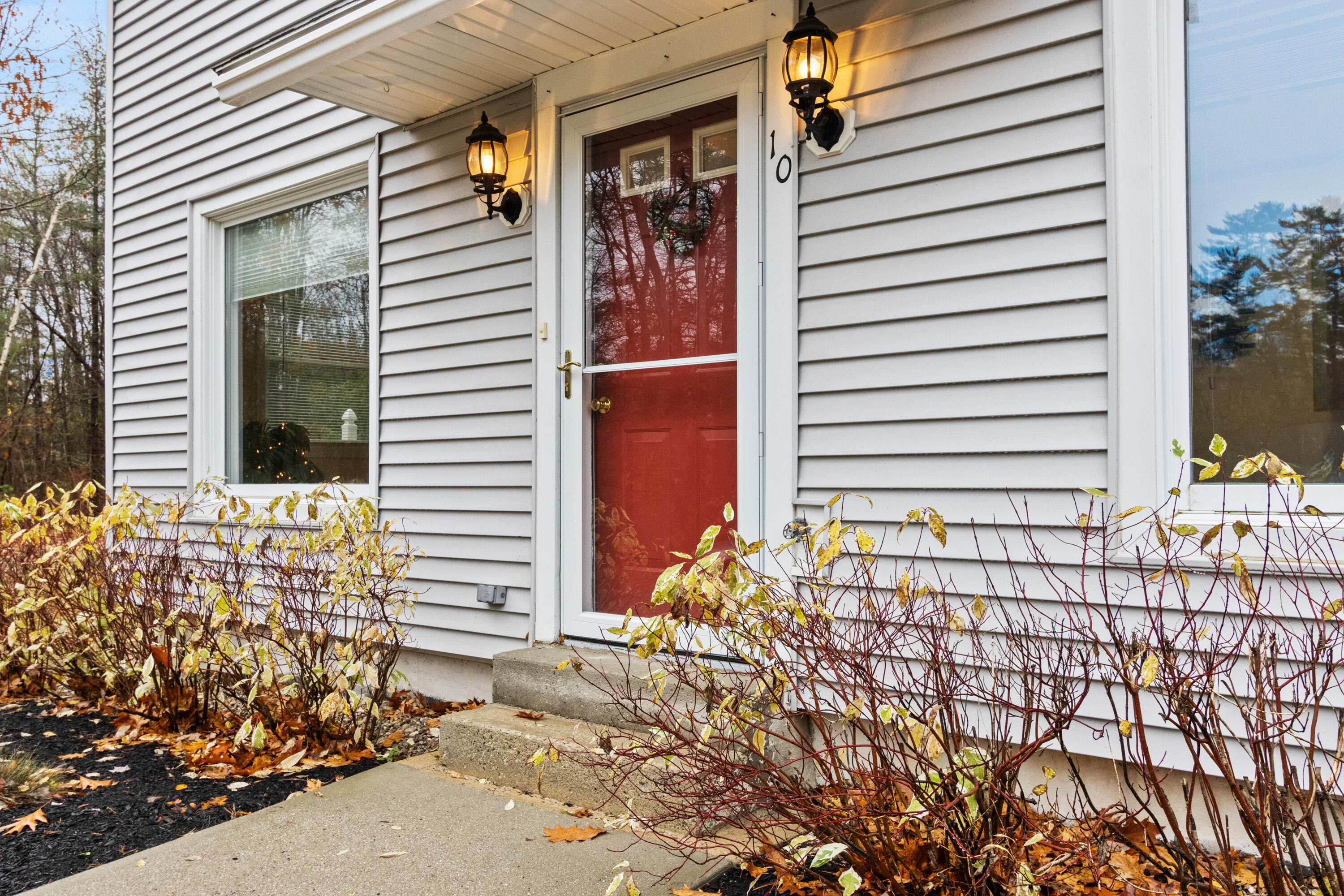 29 Old Orchard Road, Unit 10 Saco, ME 04072 - Photo 5 of 49 20251110TR-71005