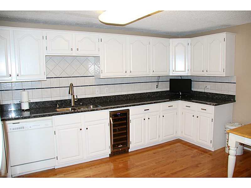 5390 Post Road, Unit 8 East Greenwich, RI 02818 - Photo 3 of 15 Kitchen.