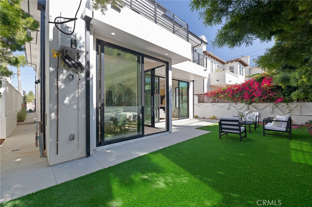 1813 Walnut Avenue Manhattan Beach, CA 90266 - Photo 36 of 73