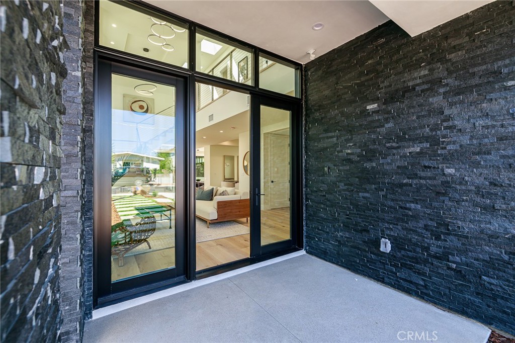 1813 Walnut Avenue Manhattan Beach, CA 90266 - Photo 5 of 73