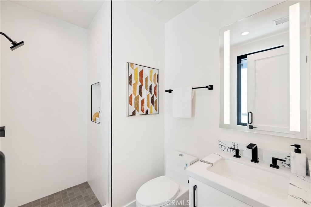 1813 Walnut Avenue Manhattan Beach, CA 90266 - Photo 55 of 73