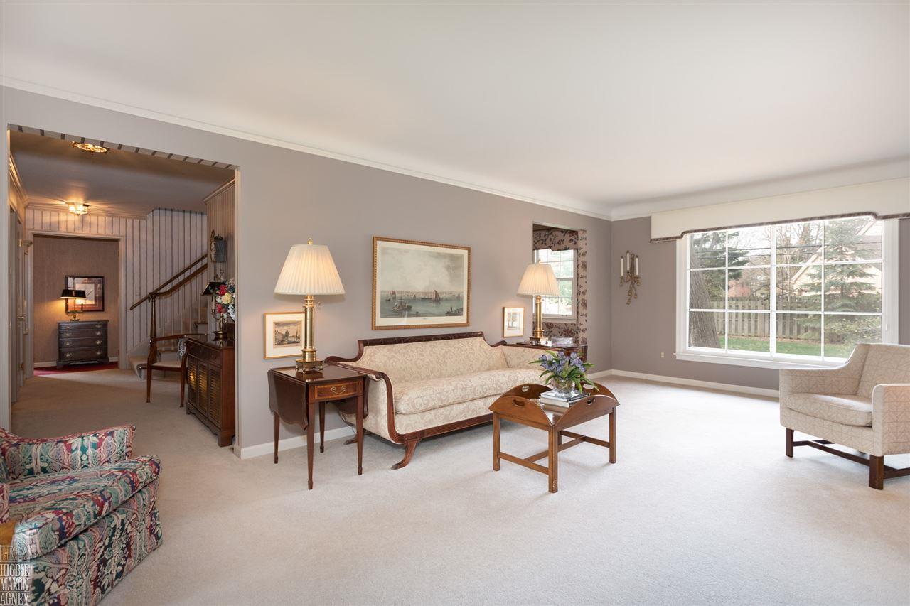 79 Hawthorne Road Grosse Pointe Shores, MI 48236 - Photo 3 of 27