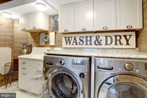 $775,000 | 7505 Hogarth Street, Springfield, VA 22151