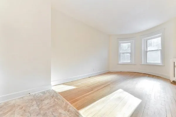 $2,600 | 36 Winchester Street, Unit 2, Brookline, MA 02446