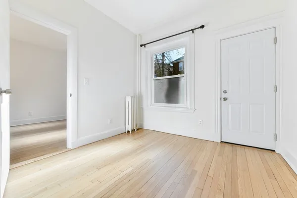 $2,600 | 36 Winchester Street, Unit 2, Brookline, MA 02446