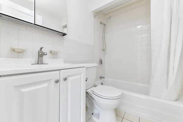 $2,600 | 36 Winchester Street, Unit 2, Brookline, MA 02446