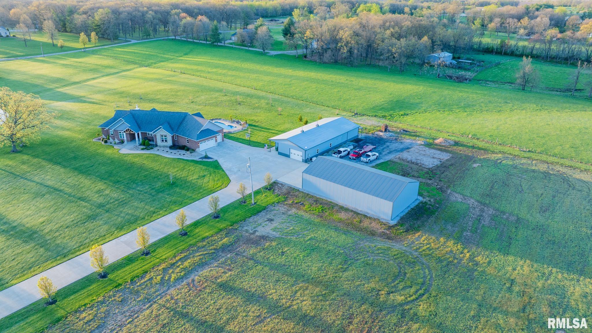 1611 East Baseline Road Centralia, IL 62801 - Photo 4 of 100