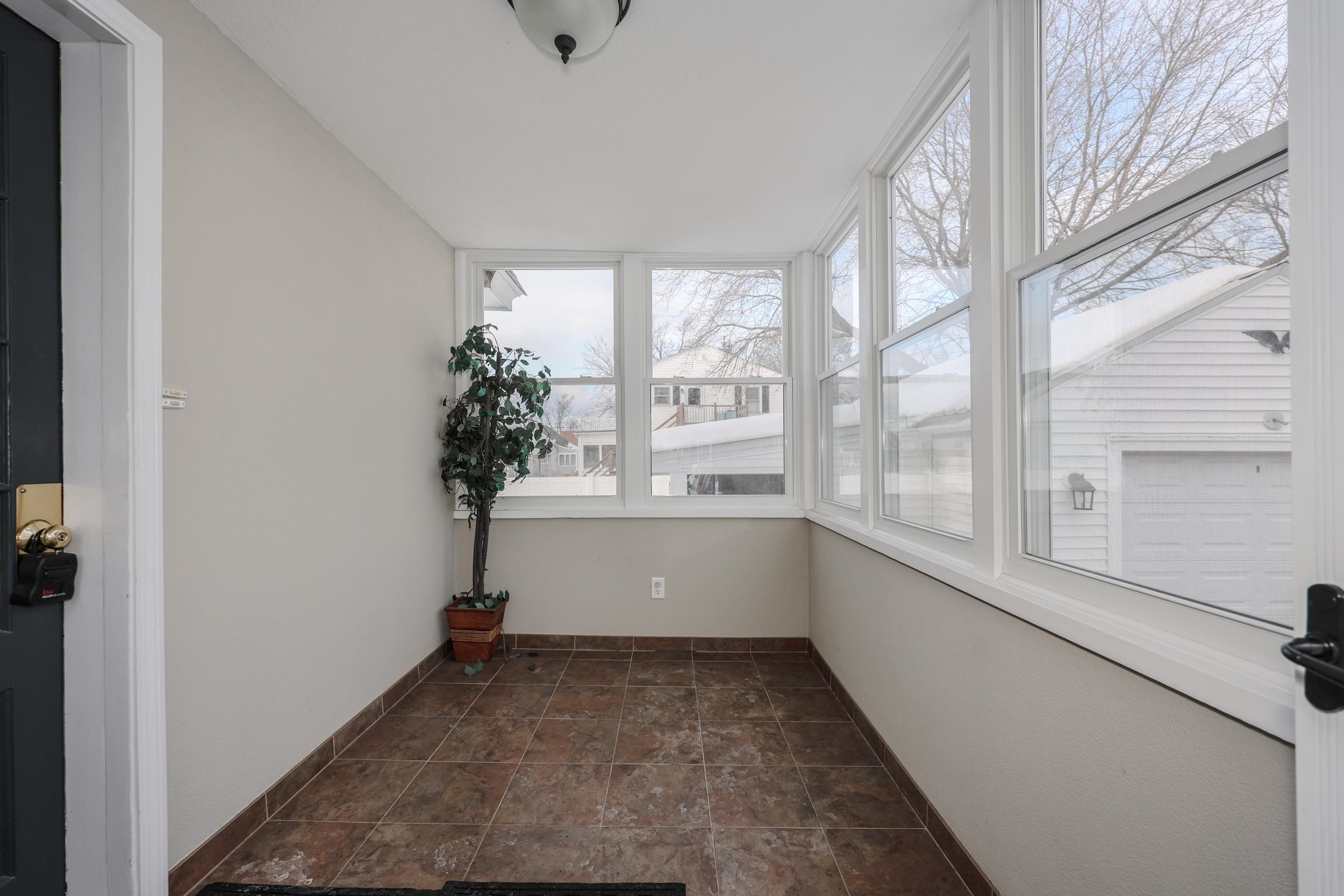 154 Manning Street Manchester, NH 03103 - Photo 22 of 22