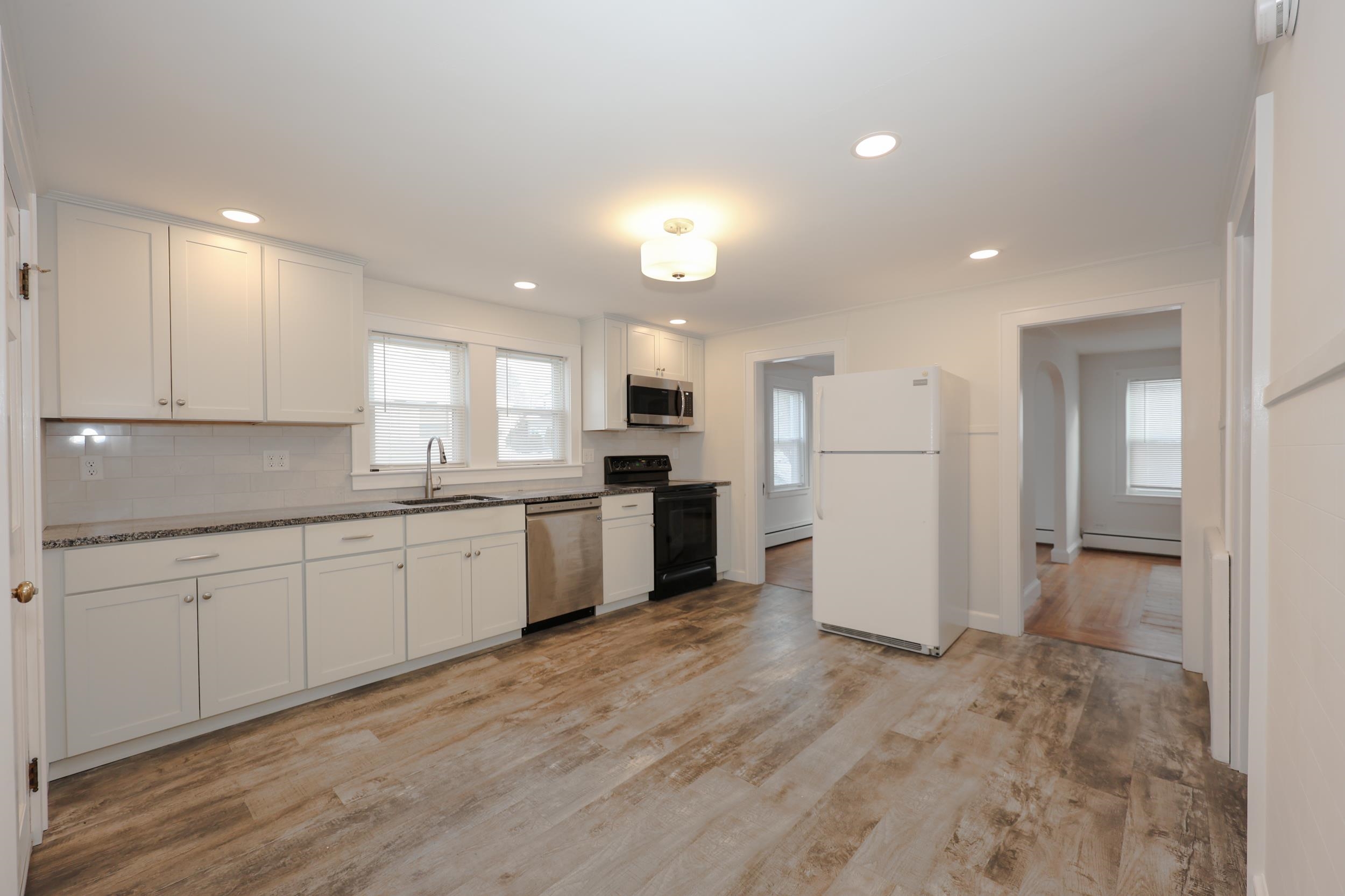 154 Manning Street Manchester, NH 03103 - Photo 5 of 22