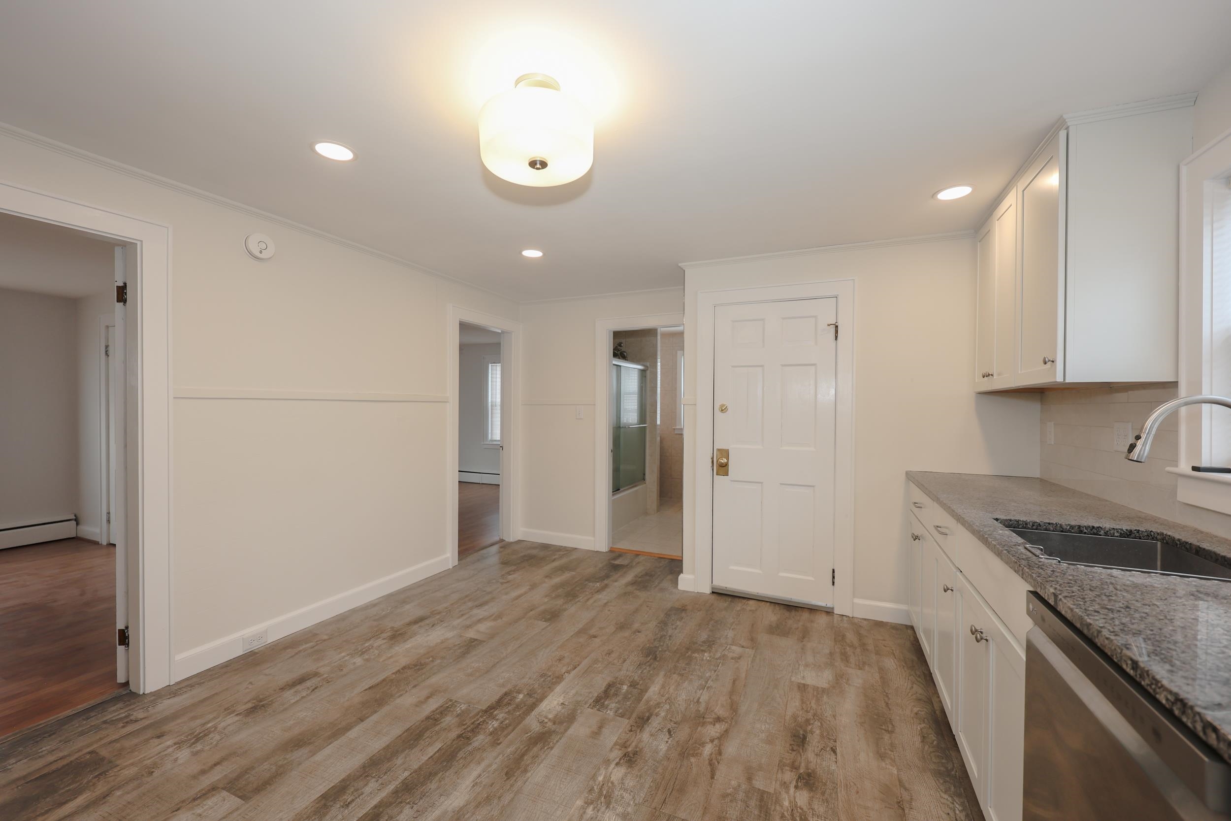 154 Manning Street Manchester, NH 03103 - Photo 7 of 22