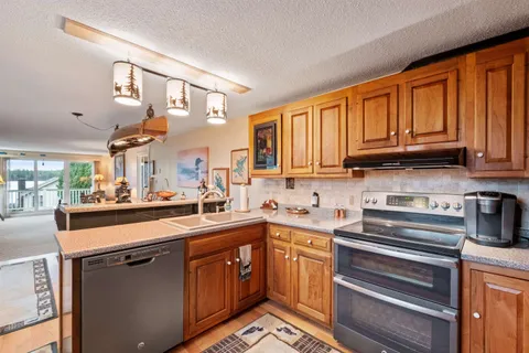 $1,895,000 | 38 Lake Shore Drive, Unit 10, Moultonborough, NH 03254