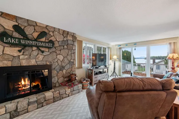 $1,895,000 | 38 Lake Shore Drive, Unit 10, Moultonborough, NH 03254