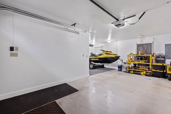 $1,895,000 | 38 Lake Shore Drive, Unit 10, Moultonborough, NH 03254