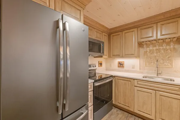 $1,895,000 | 38 Lake Shore Drive, Unit 10, Moultonborough, NH 03254