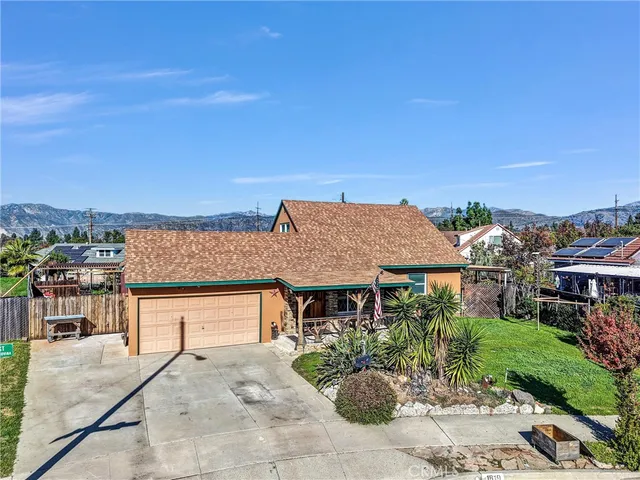 a view of an entryway