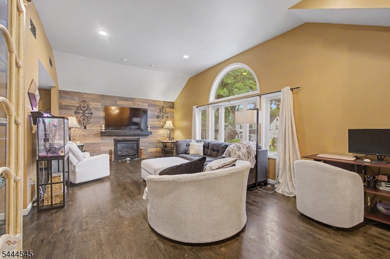453 Huntington Road Union, NJ 07083 - Photo 5 of 28