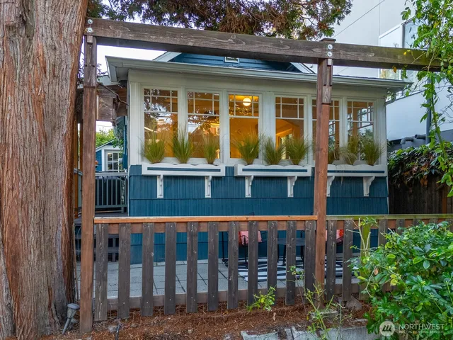 $648,000 | 833 Northwest 52nd Street, Seattle, WA 98107