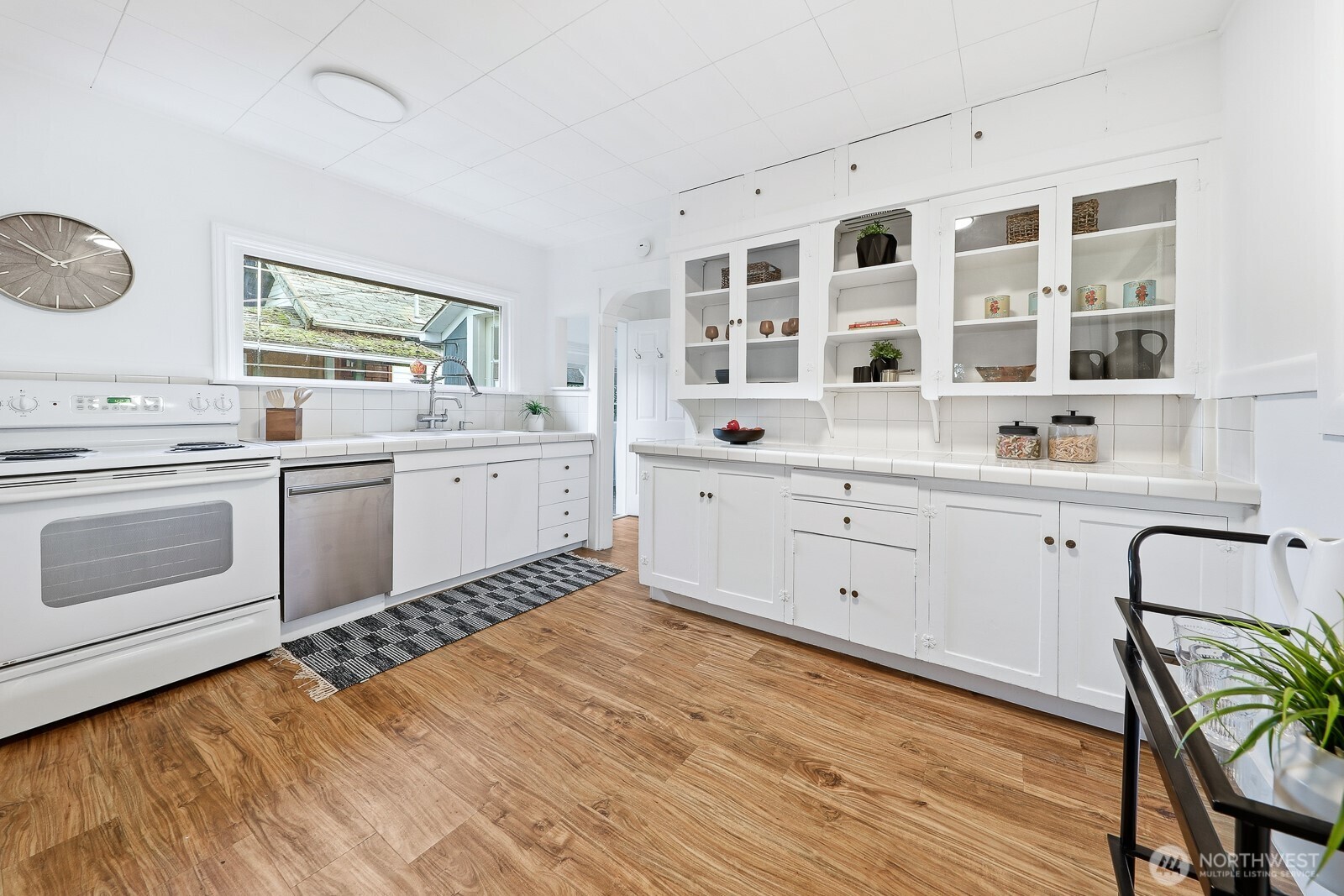 833 Northwest 52nd Street Seattle, WA 98107 - Photo 9 of 35