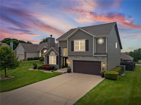 $430,000 | 3020 South Argonne Court, Blue Springs, MO 64015