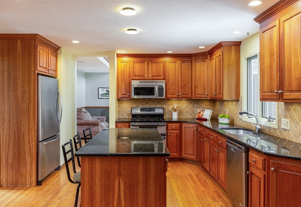 10 Nicholas Road Hopkinton, MA 01748 - Photo 11 of 37 Gallery Image 11