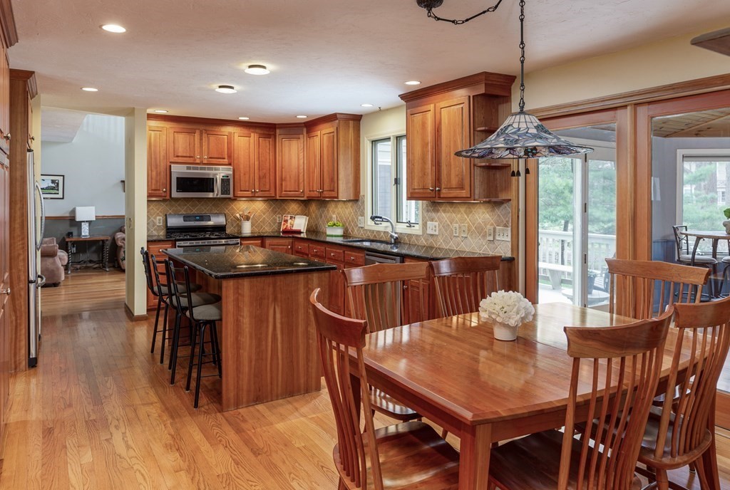 10 Nicholas Road Hopkinton, MA 01748 - Photo 14 of 37 Gallery Image 14