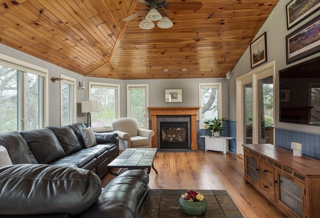 10 Nicholas Road Hopkinton, MA 01748 - Photo 18 of 37 Gallery Image 18