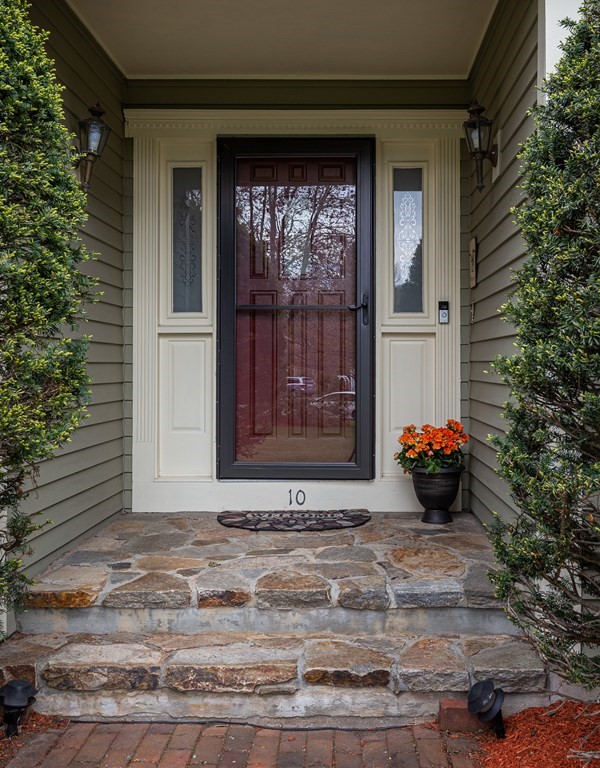 10 Nicholas Road Hopkinton, MA 01748 - Photo 5 of 37 Gallery Image 5