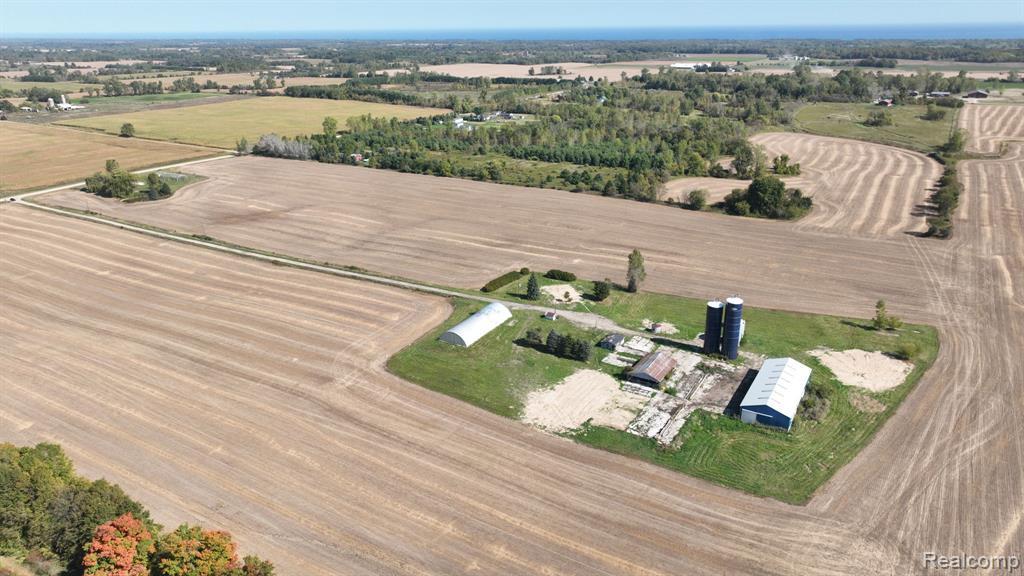 5176 Aitken Road Croswell, MI 48422 - Photo 4 of 41
