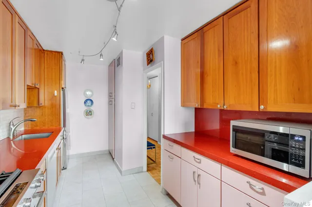 $565,000 | 2500 Johnson Avenue, Unit 15P | Spuyten Duyvil