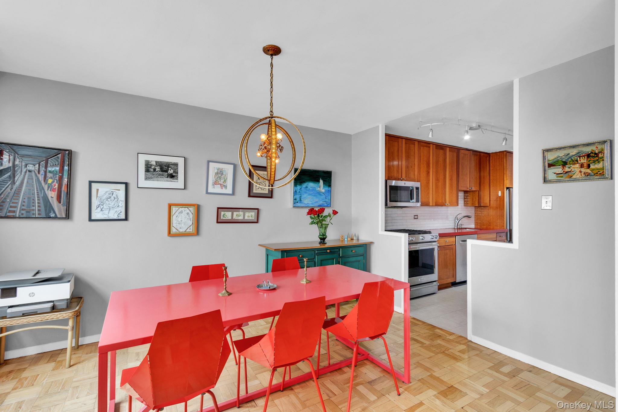 2500 Johnson Avenue, Unit 15P Bronx, NY 10463 - Photo 8 of 50 a dining room with furniture and window