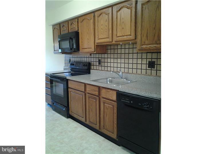 205 Hanover Court Wayne, PA 19087 - Photo 4 of 13