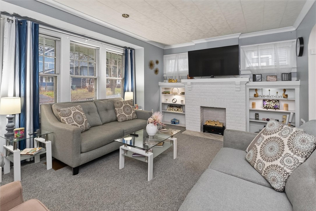 14 Burlington Avenue Rochester, NY 14619 - Photo 3 of 42