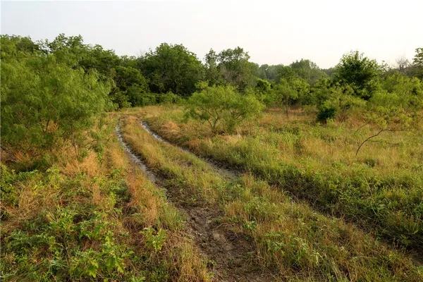 $3,219,150 | 1298 Highway 7, Eddy, TX 76524