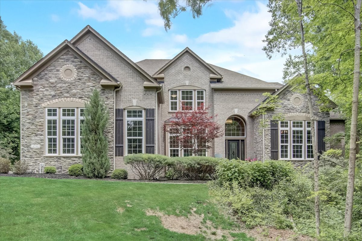 4746 Hampton Lane Avon, IN 46123 - Photo 1 of 59
