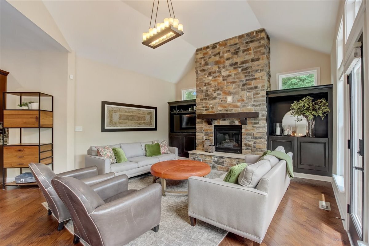 4746 Hampton Lane Avon, IN 46123 - Photo 6 of 59