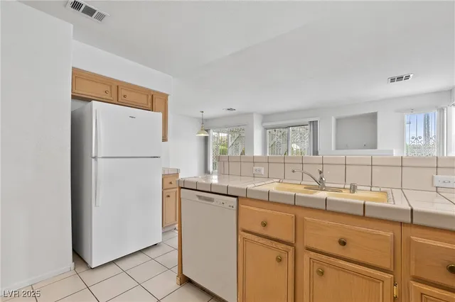 $2,040 | 7704 Rockfield Drive, Las Vegas, NV 89128