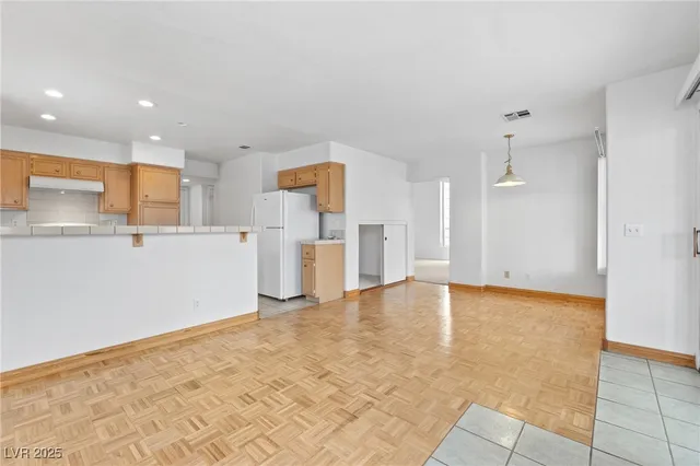 $2,040 | 7704 Rockfield Drive, Las Vegas, NV 89128