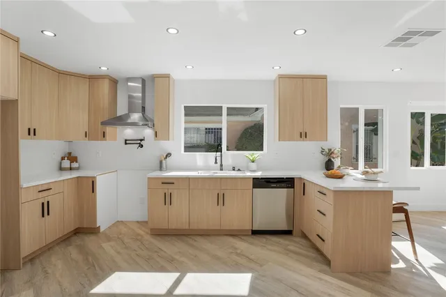 $935,000 | 5126 6th Avenue, Los Angeles, CA 90043