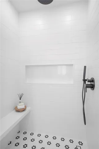 $935,000 | 5126 6th Avenue, Los Angeles, CA 90043