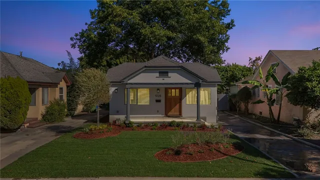 $935,000 | 5126 6th Avenue, Los Angeles, CA 90043