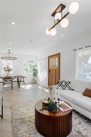 $935,000 | 5126 6th Avenue, Los Angeles, CA 90043