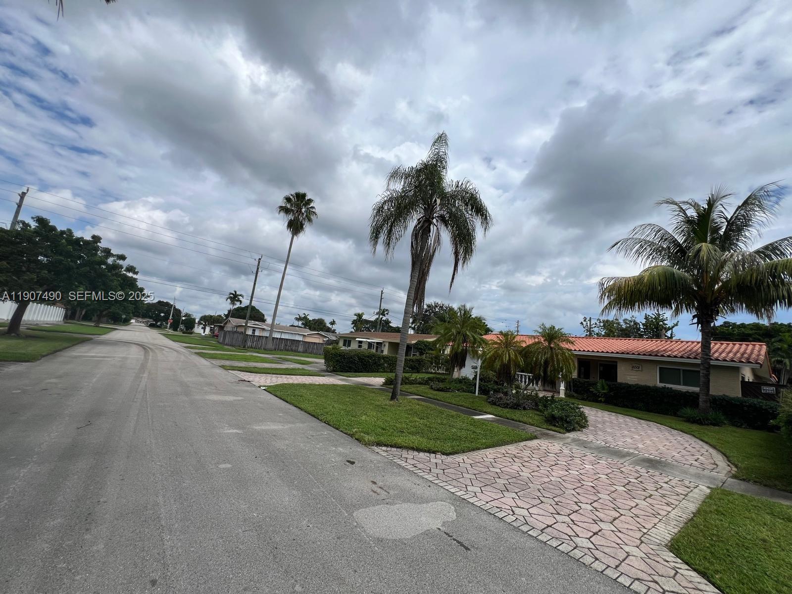 2001 North 41st Avenue Hollywood, FL 33021 - Photo 3 of 52