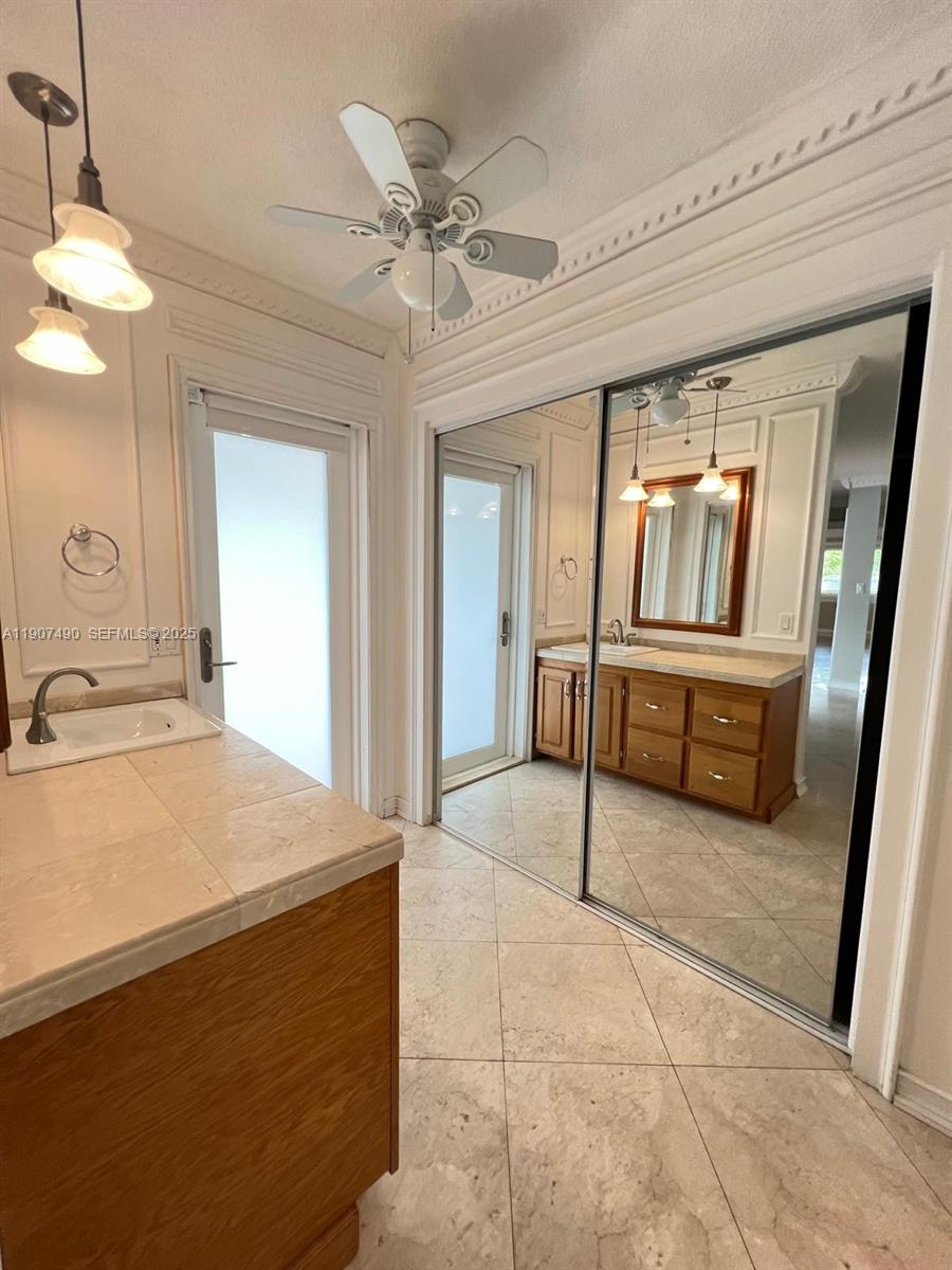 2001 North 41st Avenue Hollywood, FL 33021 - Photo 34 of 52