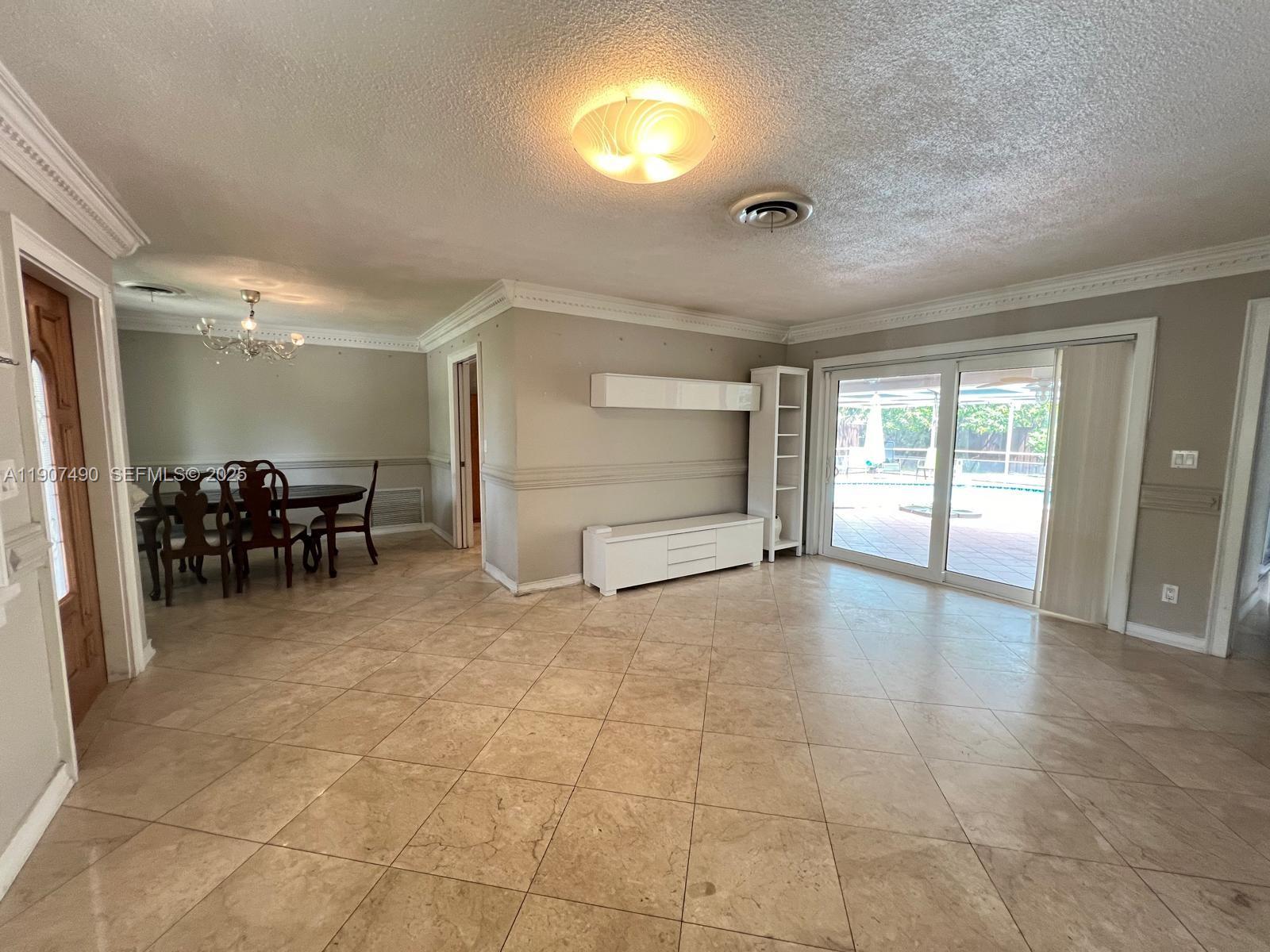 2001 North 41st Avenue Hollywood, FL 33021 - Photo 5 of 52