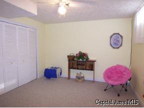 1608 Maureen Court Springfield, IL 62702 - Photo 7 of 9
