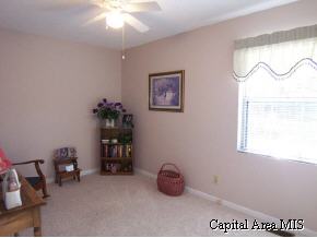 1608 Maureen Court Springfield, IL 62702 - Photo 8 of 9