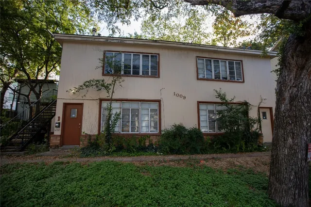 $1,000 | 1009 West 25th Street, Austin, TX 78705